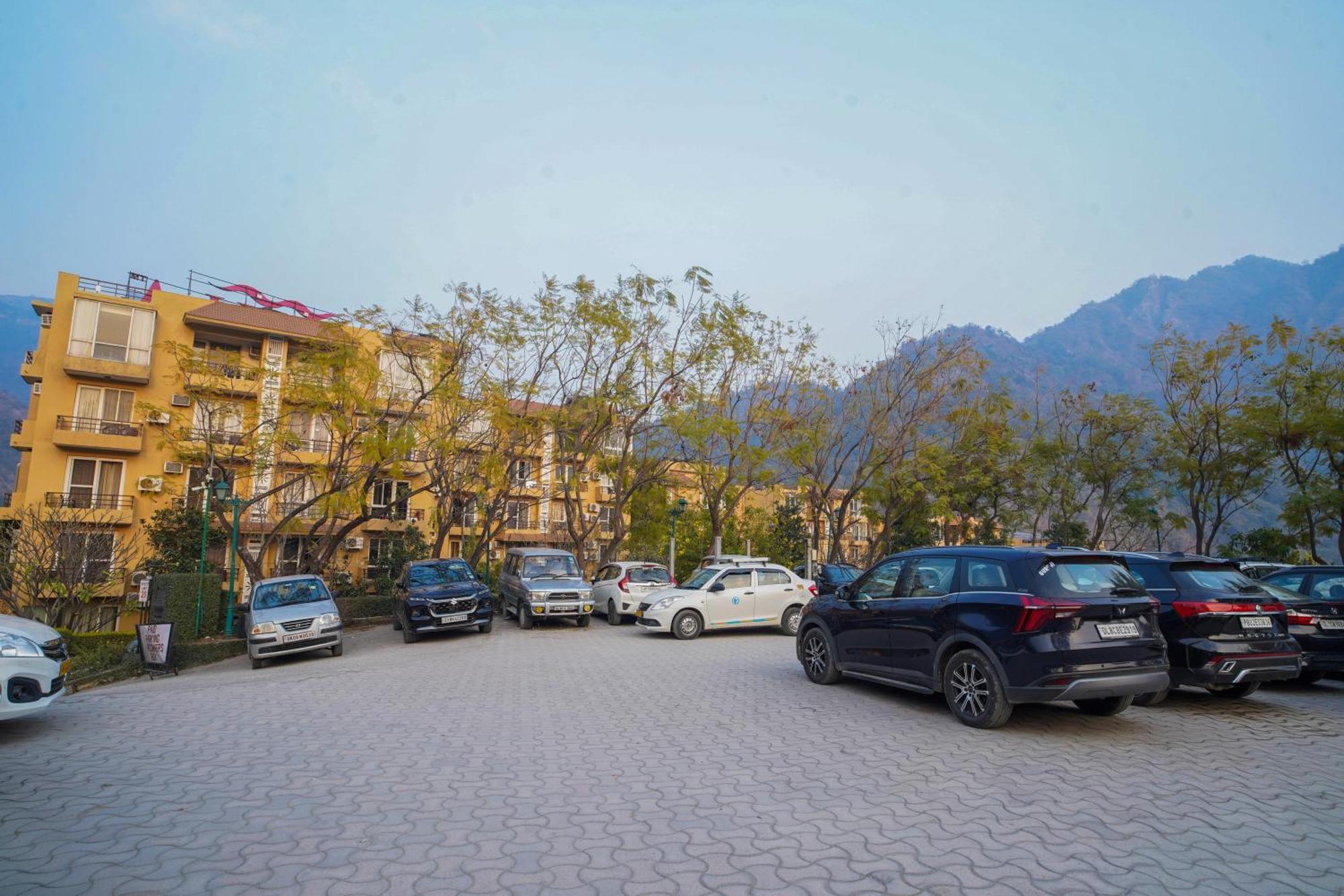 Luxury Aloha Apartments, Rishīkesh Esterno foto