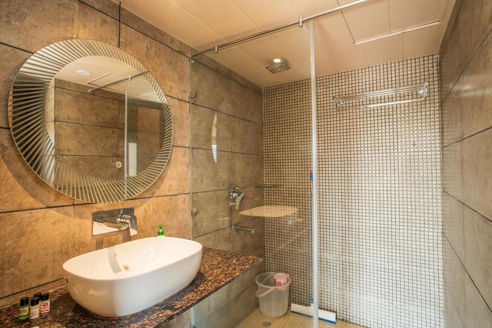 Luxury Aloha Apartments, Rishīkesh Esterno foto